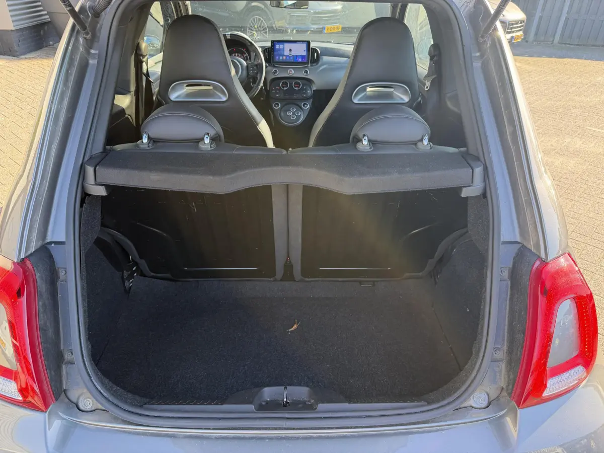 1.4 T-Jet Abarth Turismo | Panoramadak | Camera | Beats Audio | Navigatie | Sportstoelen |