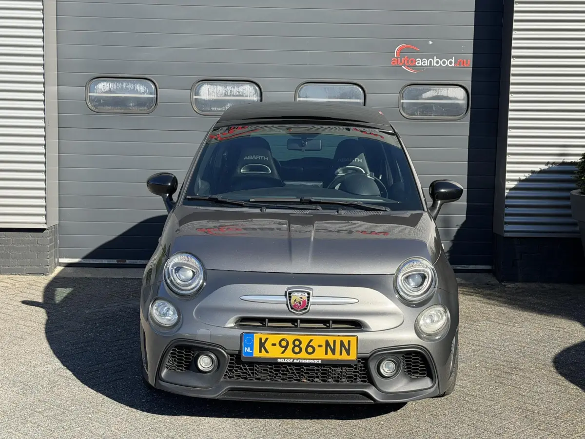 1.4 T-Jet Abarth Turismo | Panoramadak | Camera | Beats Audio | Navigatie | Sportstoelen |