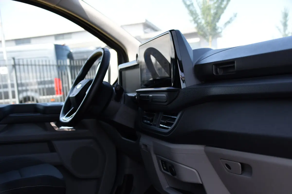 300 2.0 TDCI L1H1 Limited PB Edition Cruise, Camera, Carplay,, Trekhaak, 136pk, Stoelverwarming, LED, Automaat, Uniek!