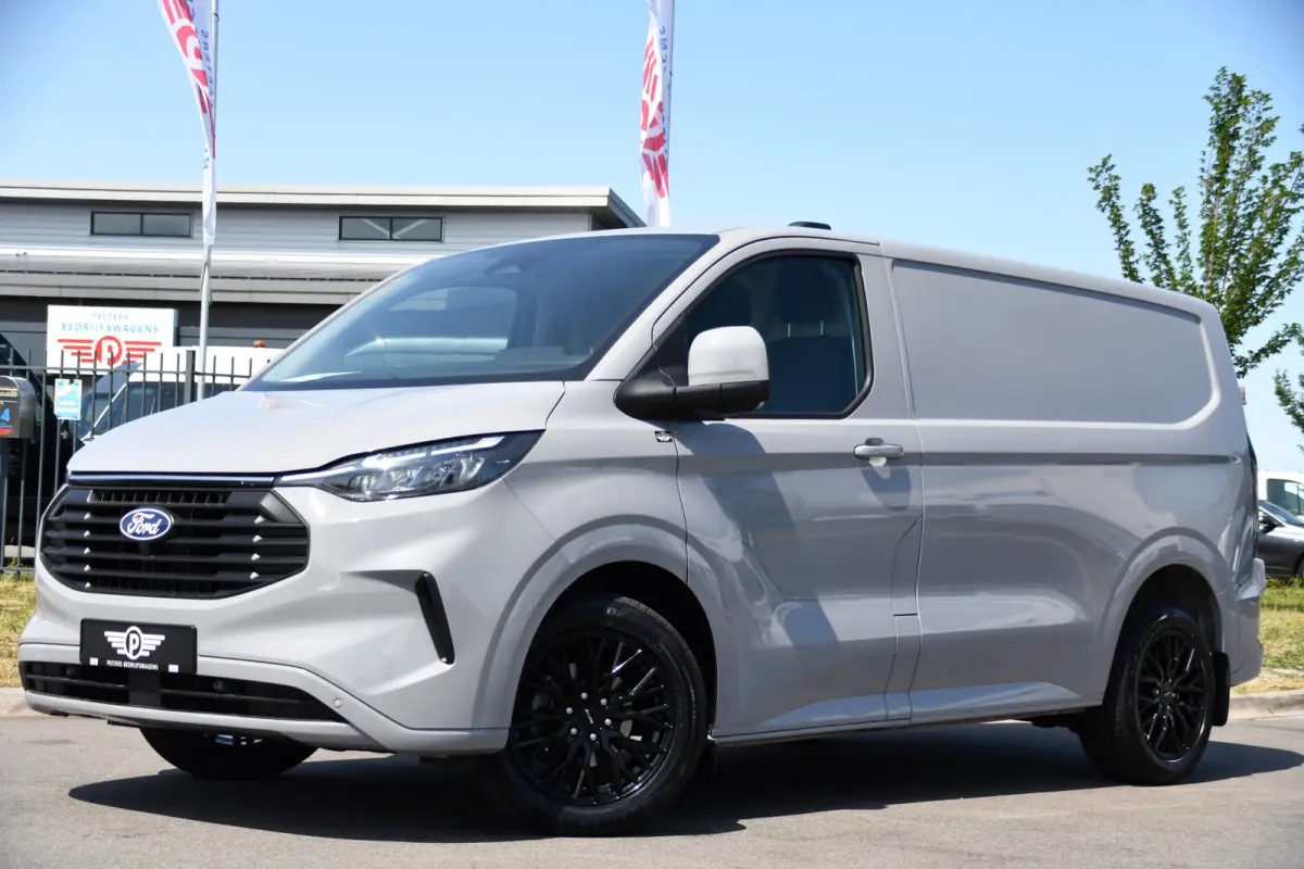 300 2.0 TDCI L1H1 Limited PB Edition Cruise, Camera, Carplay,, Trekhaak, 136pk, Stoelverwarming, LED, Automaat, Uniek!
