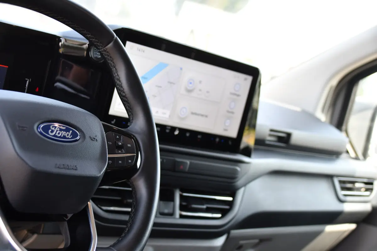 300 2.0 TDCI L1H1 Limited PB Edition Cruise, Camera, Carplay,, Trekhaak, 136pk, Stoelverwarming, LED, Automaat, Uniek!