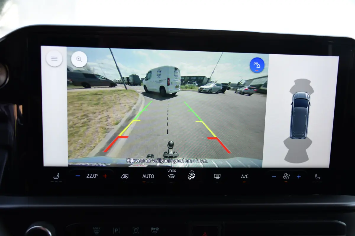 300 2.0 TDCI L1H1 Limited PB Edition Cruise, Camera, Carplay,, Trekhaak, 136pk, Stoelverwarming, LED, Automaat, Uniek!