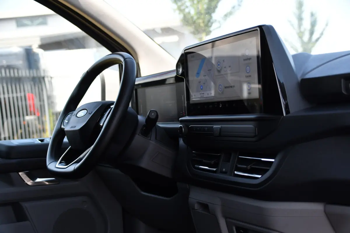 300 2.0 TDCI L1H1 Limited PB Edition Cruise, Camera, Carplay,, Trekhaak, 136pk, Stoelverwarming, LED, Automaat, Uniek!