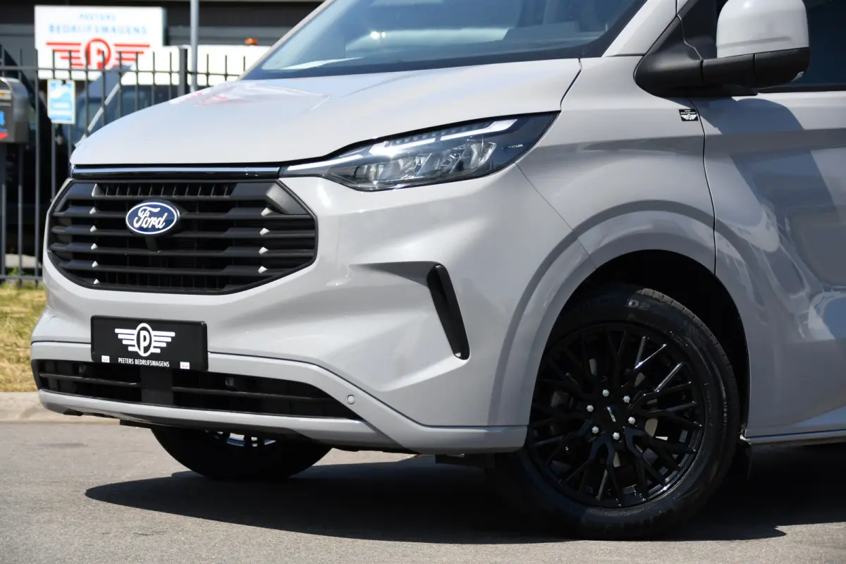 300 2.0 TDCI L1H1 Limited PB Edition Cruise, Camera, Carplay,, Trekhaak, 136pk, Stoelverwarming, LED, Automaat, Uniek!
