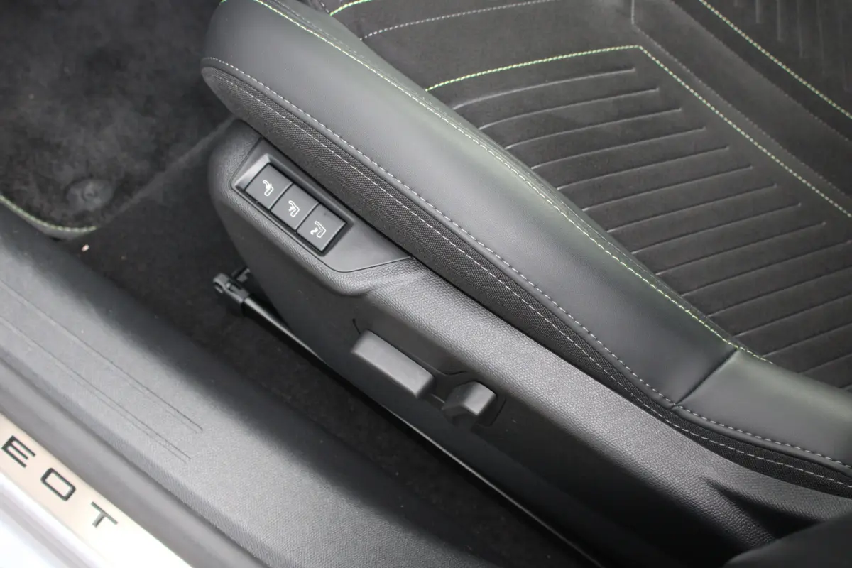 EV GT 51 kWh | Fase 3 laden | SOH 96% | Luxe stoelen | Massage | Stoelverwarming | Navigatie | Camera voor + achter |