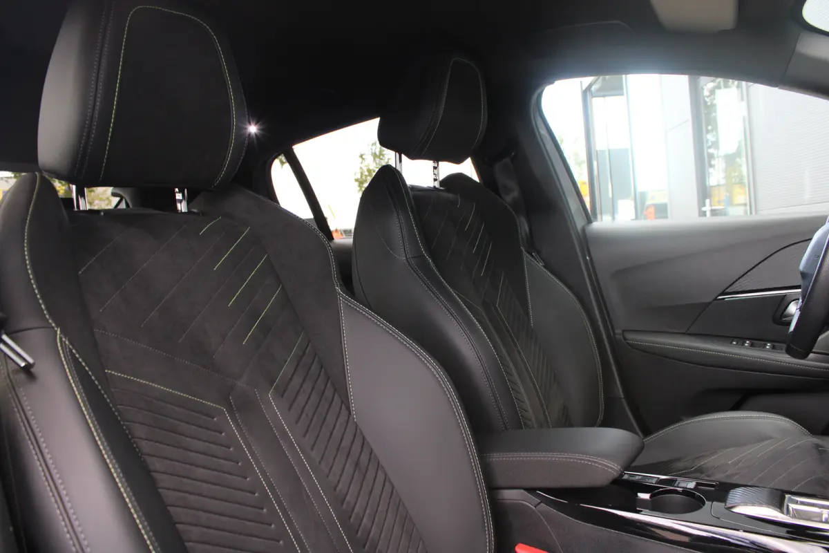 EV GT 51 kWh | Fase 3 laden | SOH 96% | Luxe stoelen | Massage | Stoelverwarming | Navigatie | Camera voor + achter |