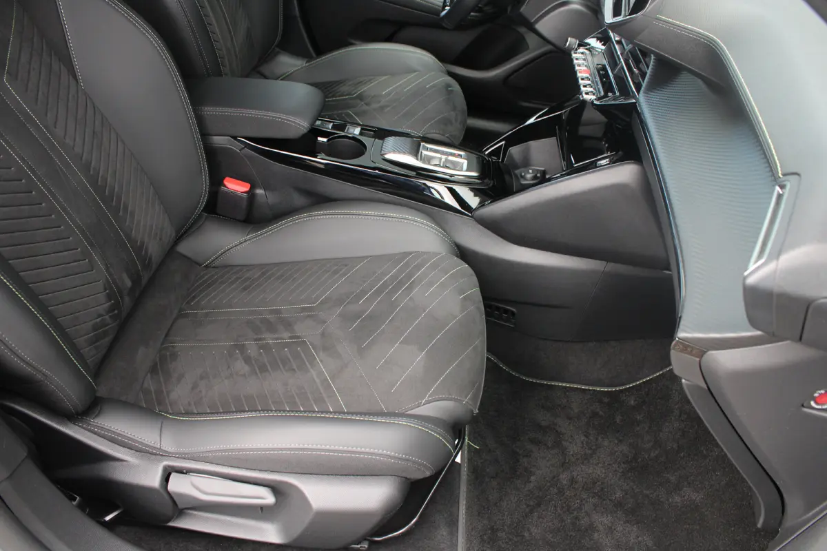 EV GT 51 kWh | Fase 3 laden | SOH 96% | Luxe stoelen | Massage | Stoelverwarming | Navigatie | Camera voor + achter |