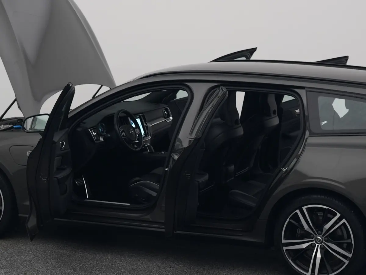 2.0 T6 Recharge AWD R-Design | CAMERA | KEYLESS | STOELVERWARMING