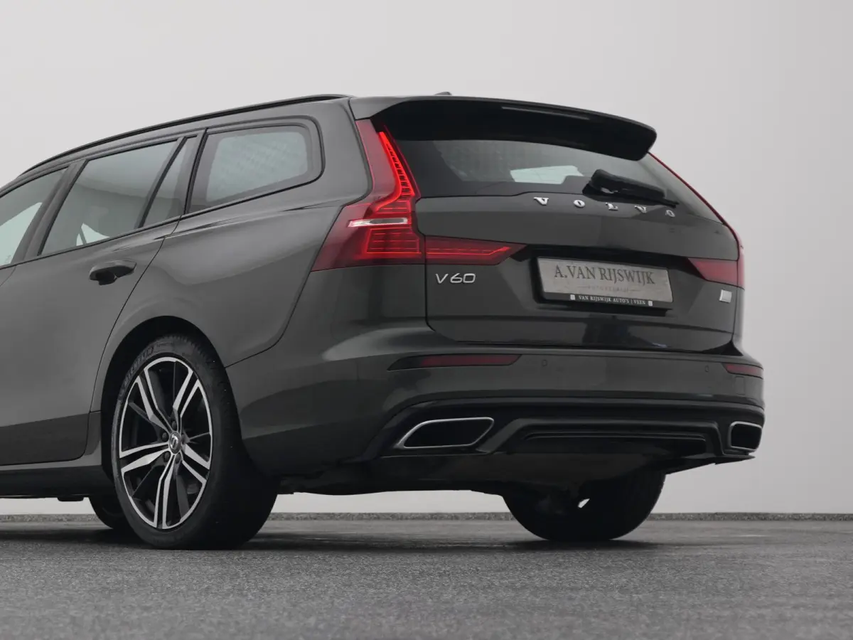 2.0 T6 Recharge AWD R-Design | CAMERA | KEYLESS | STOELVERWARMING