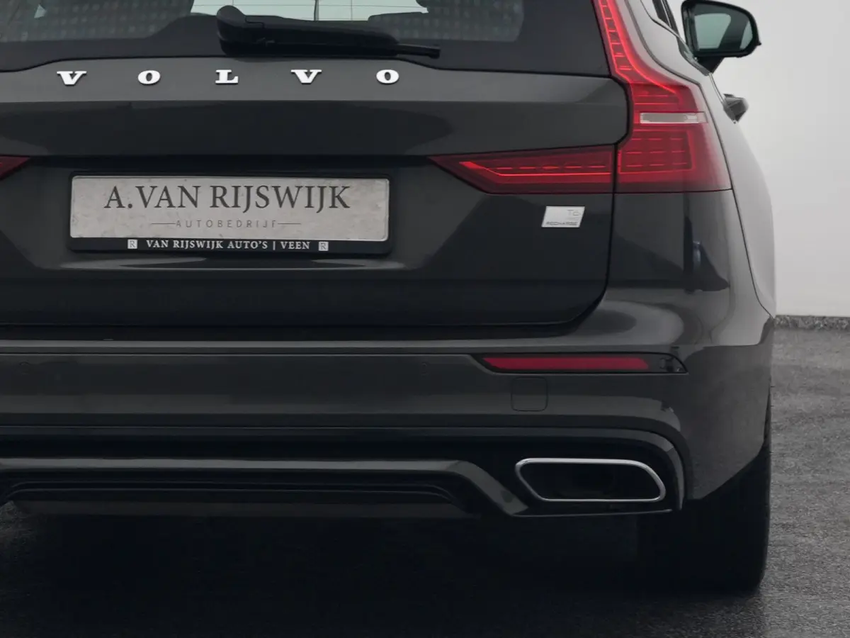 2.0 T6 Recharge AWD R-Design | CAMERA | KEYLESS | STOELVERWARMING