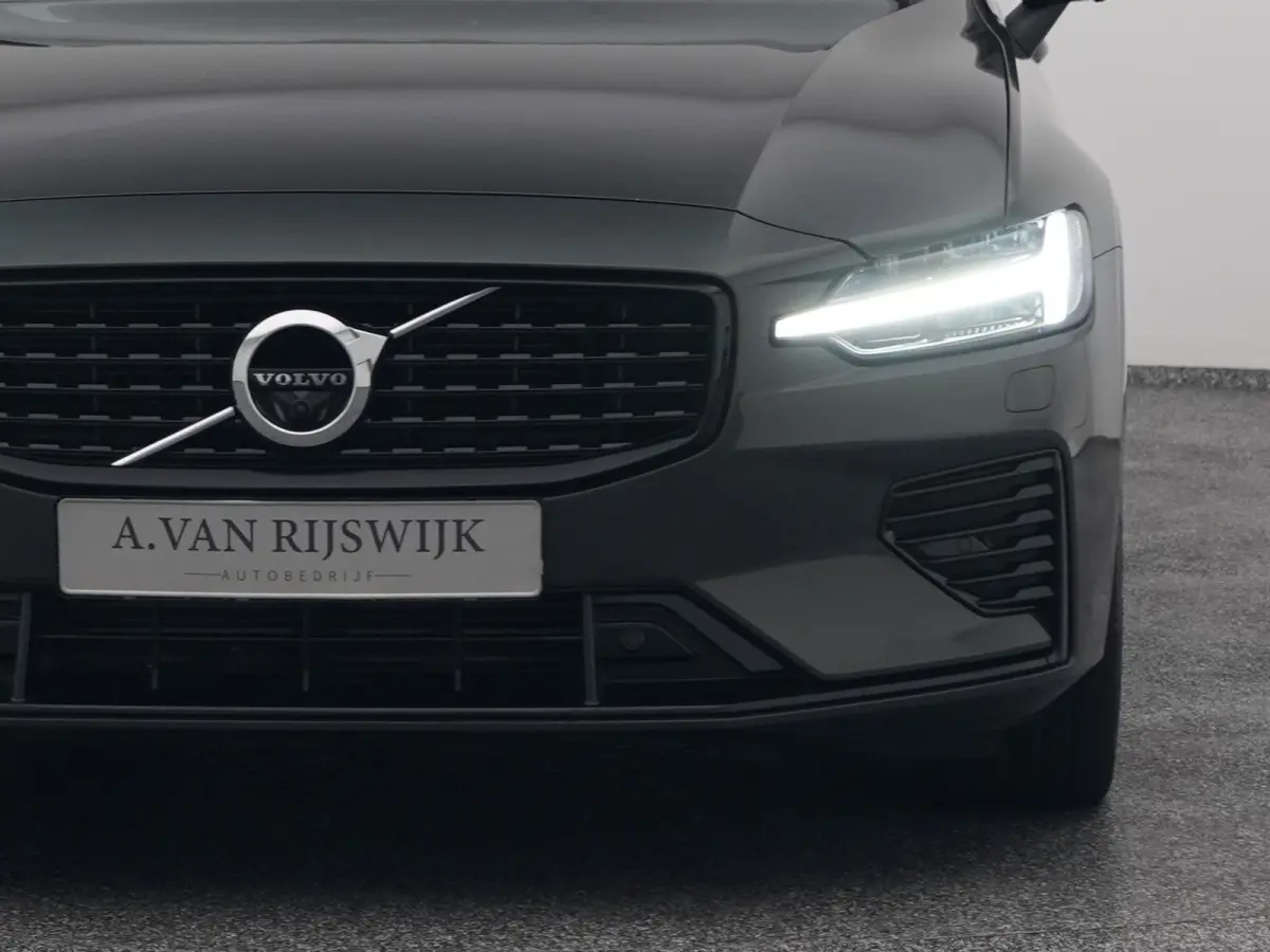 2.0 T6 Recharge AWD R-Design | CAMERA | KEYLESS | STOELVERWARMING