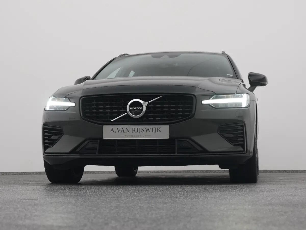 2.0 T6 Recharge AWD R-Design | CAMERA | KEYLESS | STOELVERWARMING