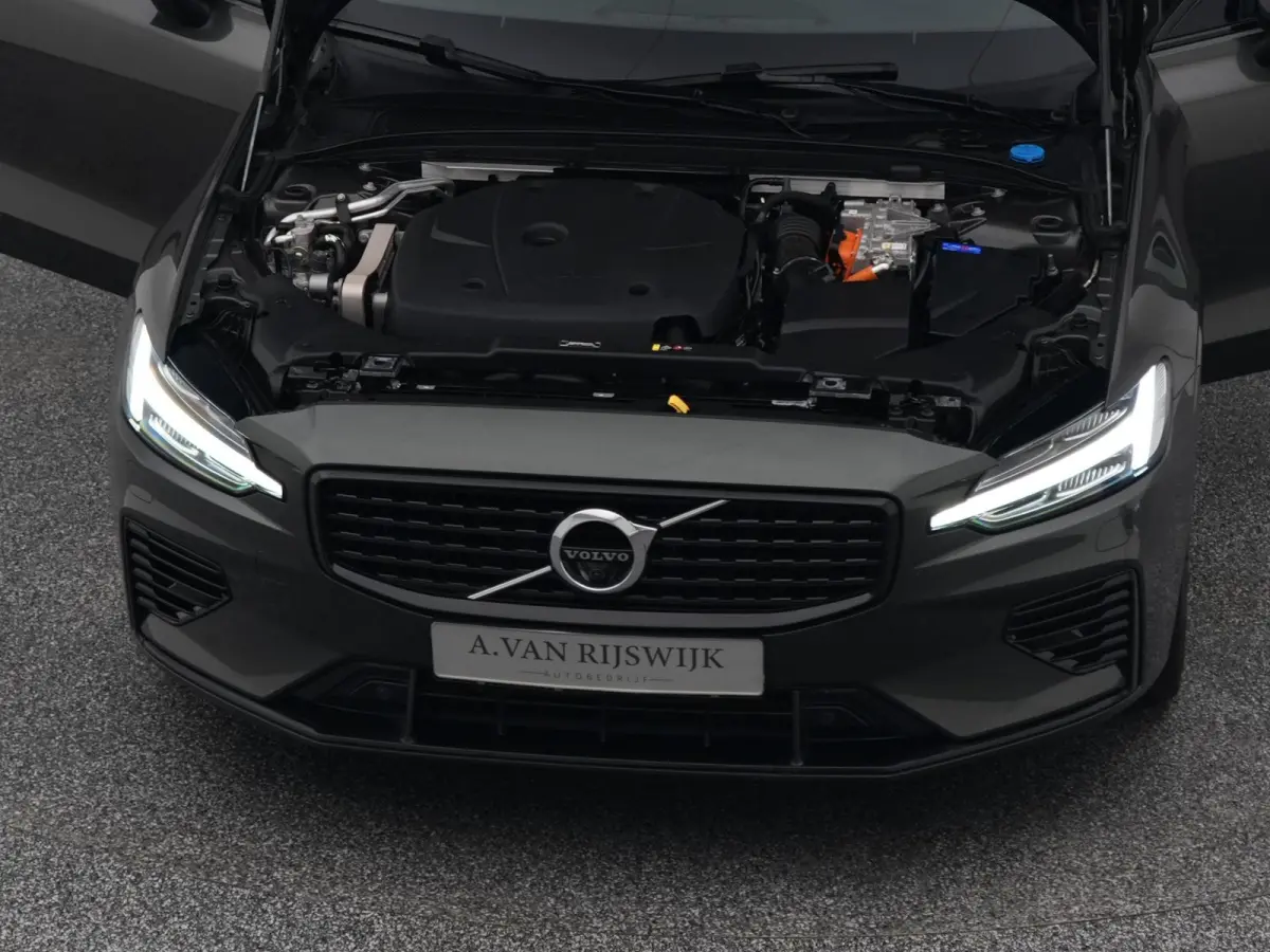 2.0 T6 Recharge AWD R-Design | CAMERA | KEYLESS | STOELVERWARMING