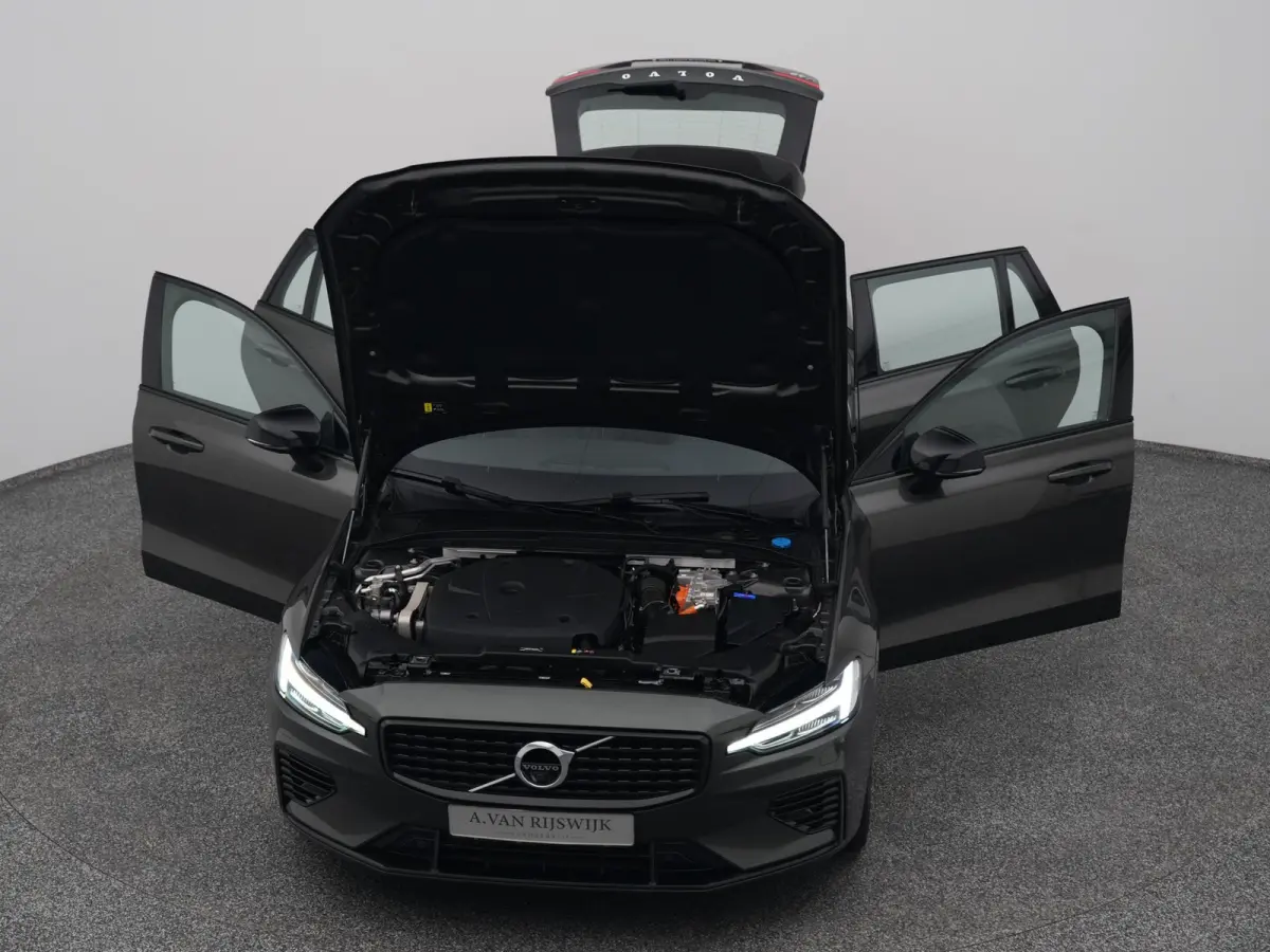 2.0 T6 Recharge AWD R-Design | CAMERA | KEYLESS | STOELVERWARMING