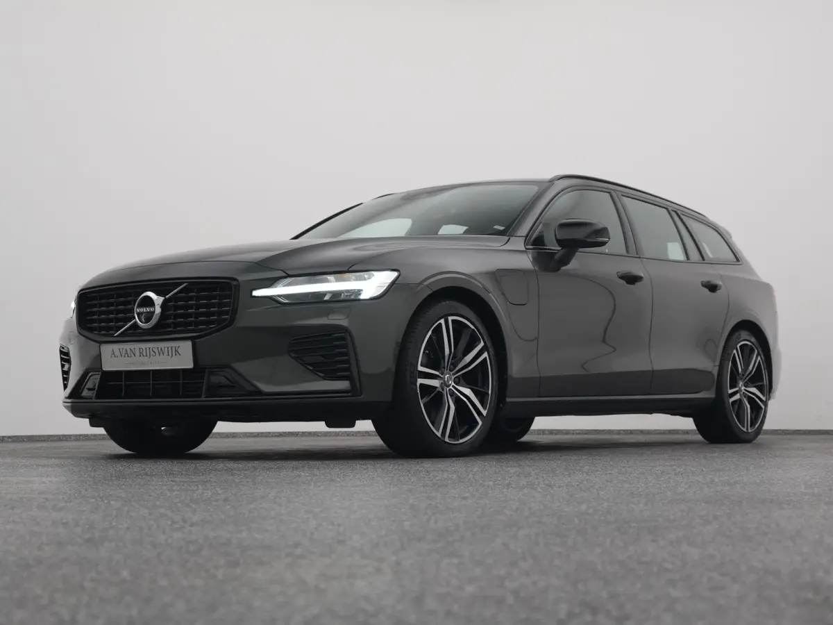 2.0 T6 Recharge AWD R-Design | CAMERA | KEYLESS | STOELVERWARMING