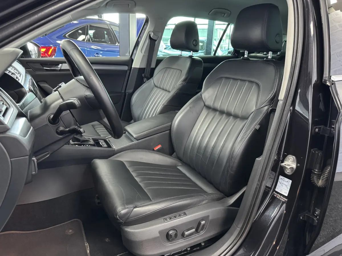 1.4 TSI ACT Sportline Business ACC Keyless CarPlay