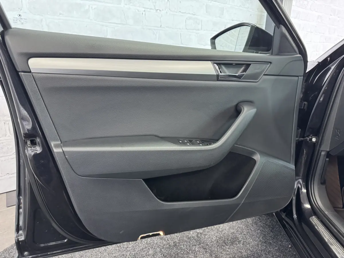 1.4 TSI ACT Sportline Business ACC Keyless CarPlay