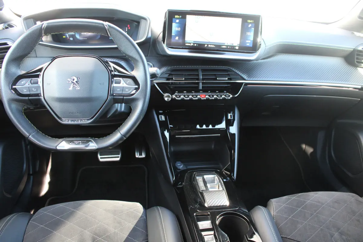 EV GT Pack 50 kWh | Fase 3 laden | SOH 92% | Navigatie | Camera | 18 Inch lichtmetaal | Alcantara | Full LED | 62.000km |