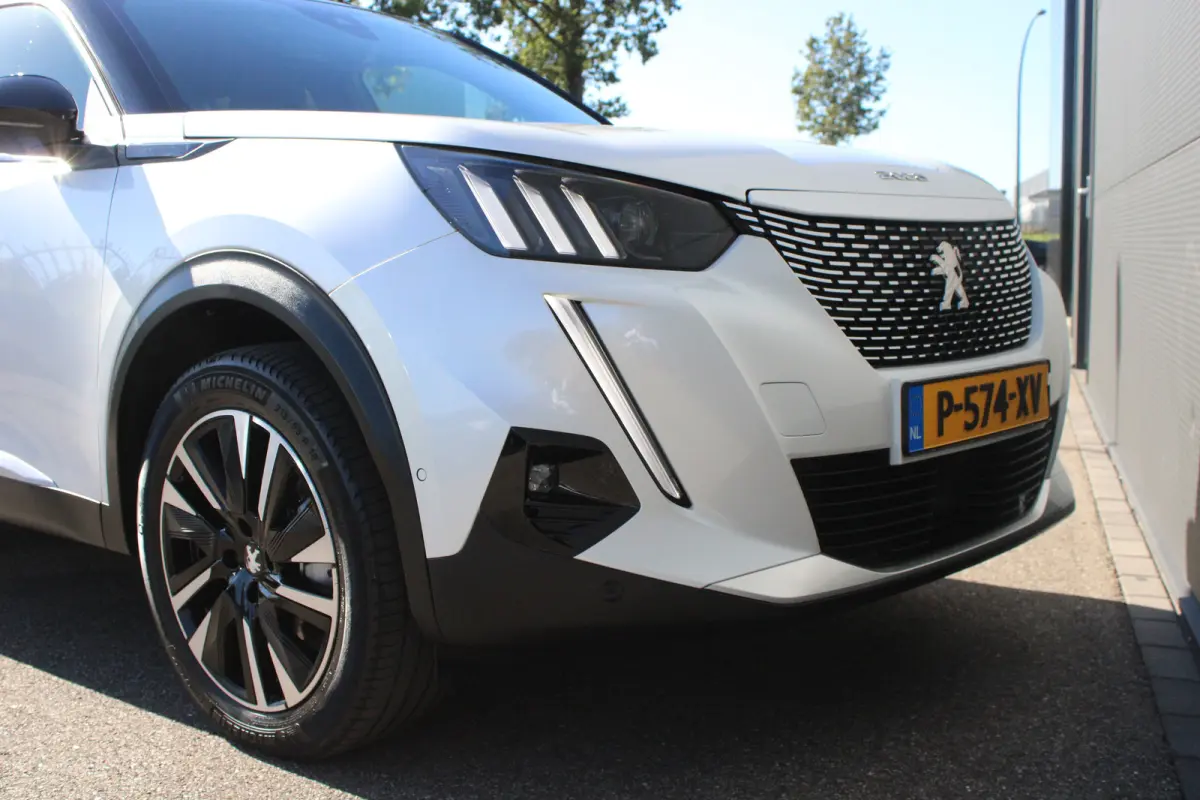 EV GT Pack 50 kWh | Fase 3 laden | SOH 92% | Navigatie | Camera | 18 Inch lichtmetaal | Alcantara | Full LED | 62.000km |