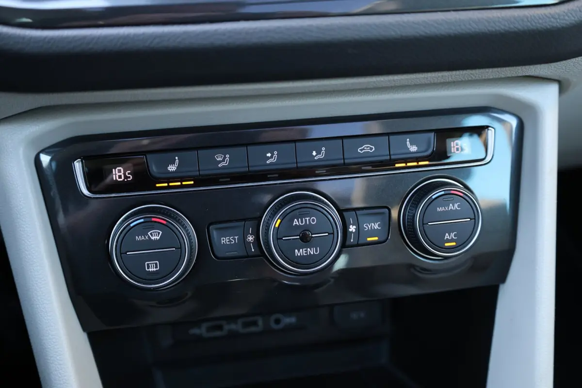 1.4 TSI ACT R-line LED/VIRTUAL/LEER+S.VERWARMING/LMV/CAM/LINE/ACC/ECC/12 MND GARANTIE!