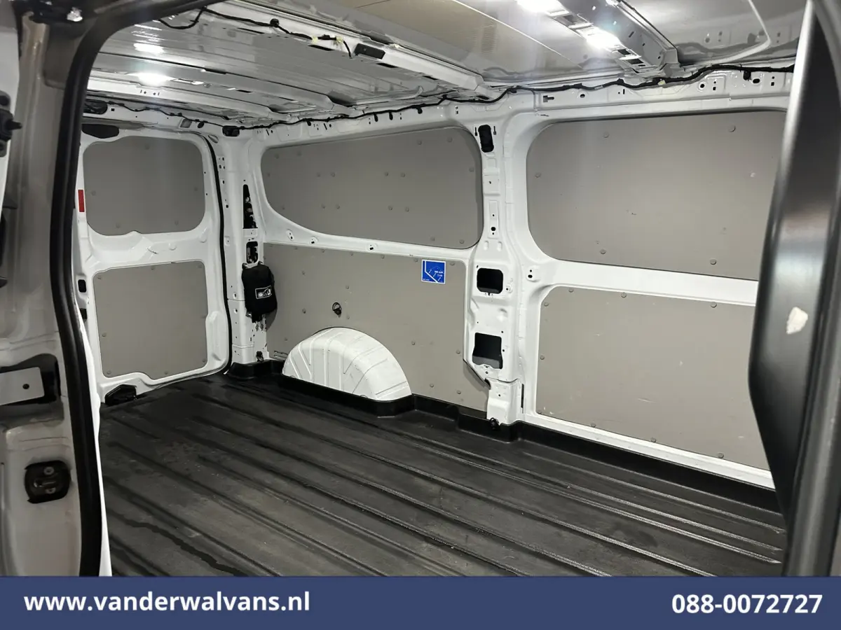 2.0 TDCI 136pk L2H1 Euro6 Airco | Camera | LED | Apple Carplay | Cruisecontrol Android Auto, Verwarmde voorruit, Parkeersensoren, Bijrijdersbank, 2740kg trekvermogen