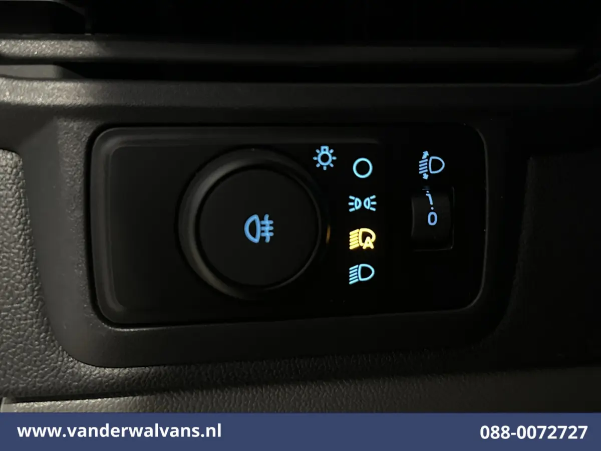 2.0 TDCI 136pk L2H1 Euro6 Airco | Camera | LED | Apple Carplay | Cruisecontrol Android Auto, Verwarmde voorruit, Parkeersensoren, Bijrijdersbank, 2740kg trekvermogen
