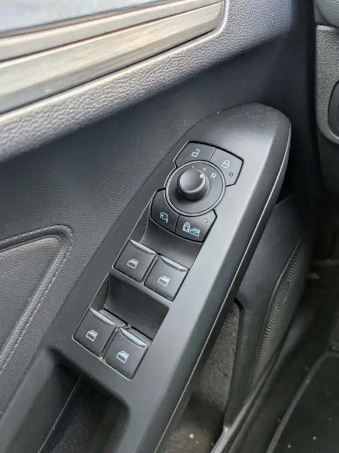 1.0 EcoBoost Hybrid Titanium X Business