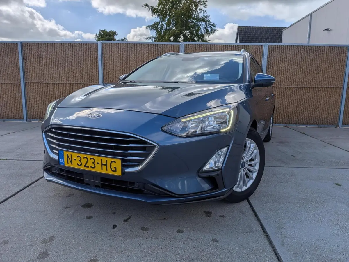 1.0 EcoBoost Hybrid Titanium X Business