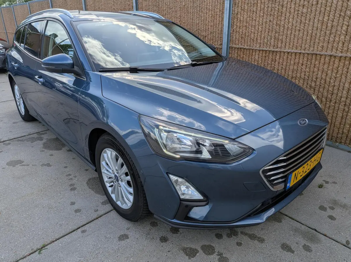 1.0 EcoBoost Hybrid Titanium X Business
