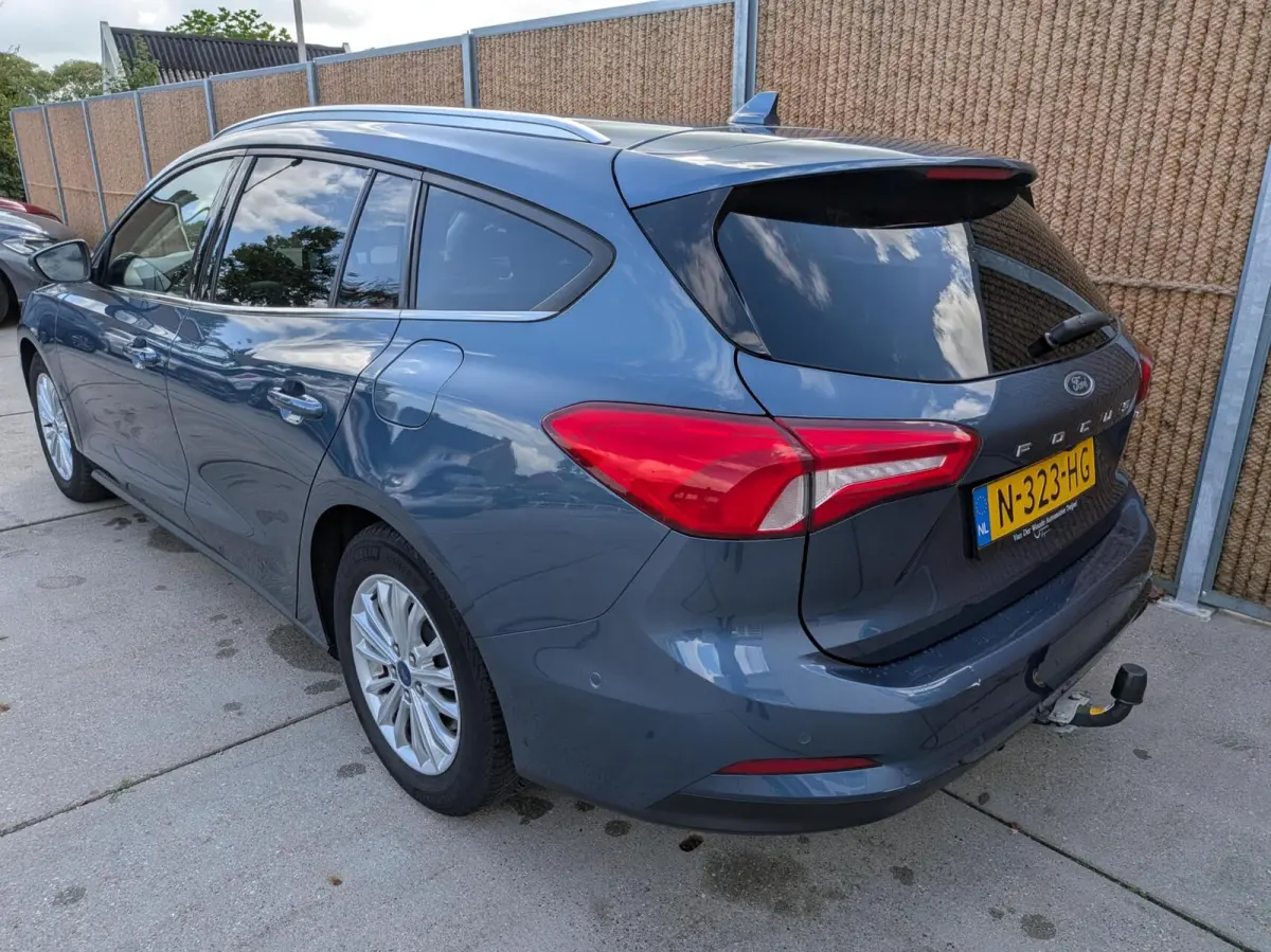 1.0 EcoBoost Hybrid Titanium X Business