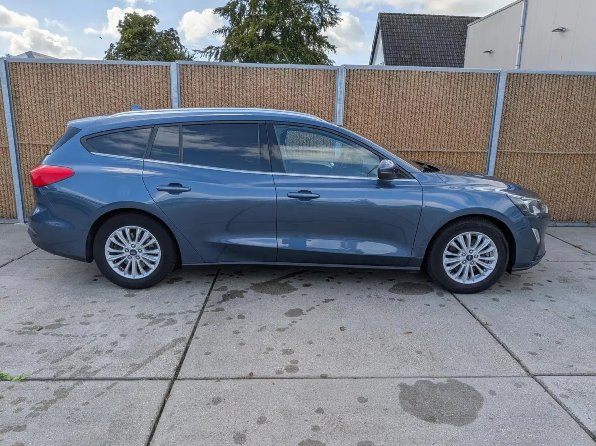 1.0 EcoBoost Hybrid Titanium X Business