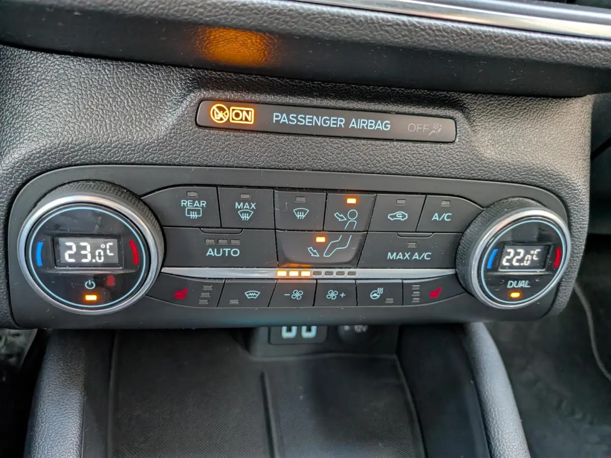 1.0 EcoBoost Hybrid Titanium X Business
