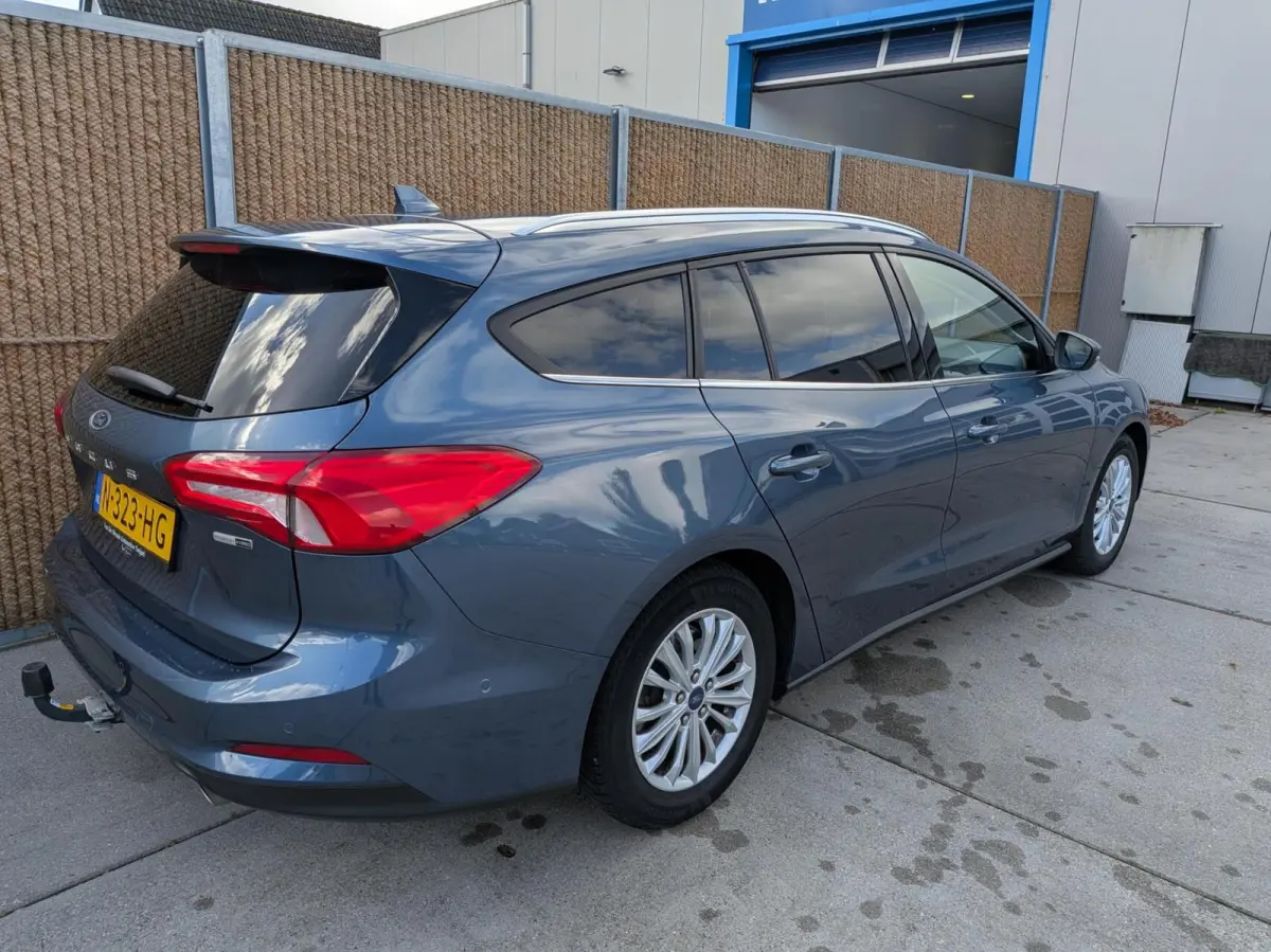 1.0 EcoBoost Hybrid Titanium X Business