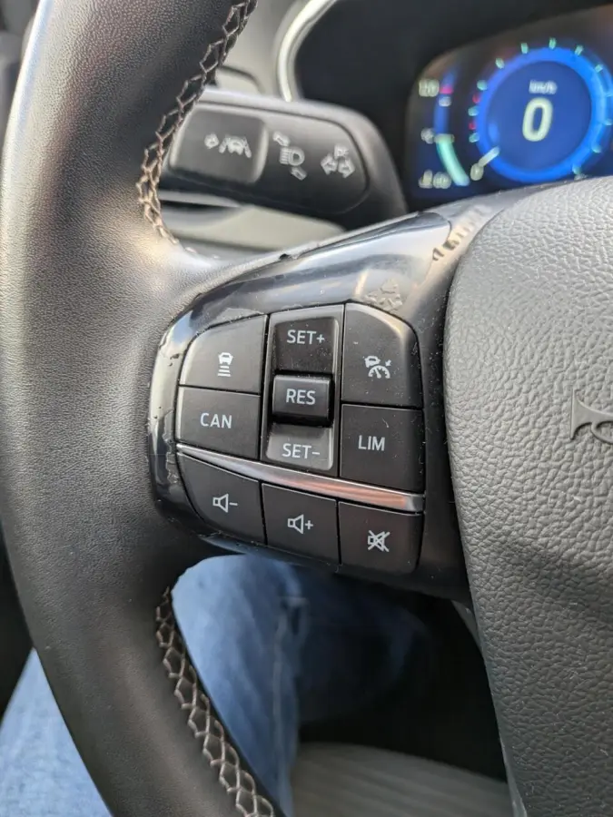 1.0 EcoBoost Hybrid Titanium X Business