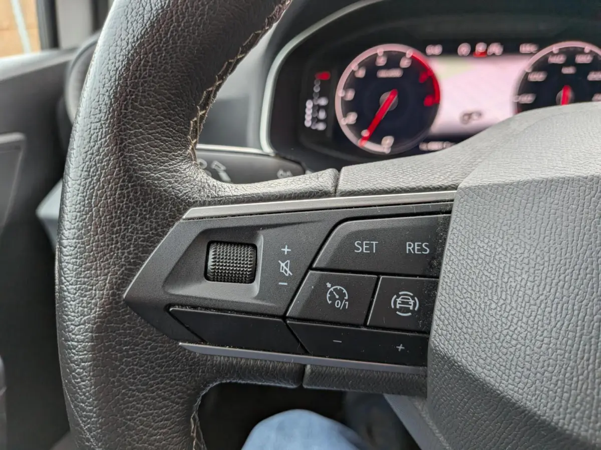 1.0 TSI Style Business Intense