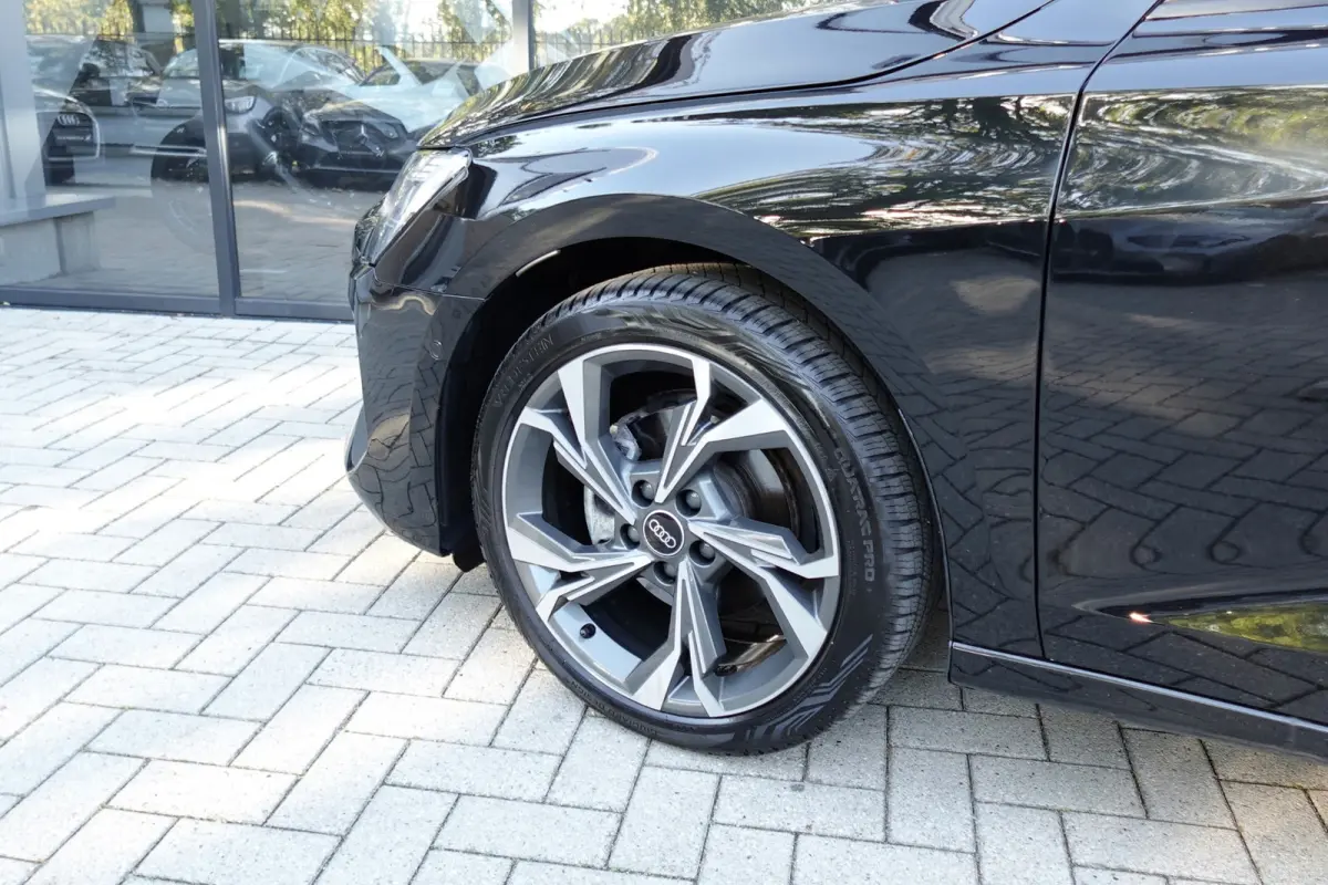 30 TFSI ACC CAM NAV CARPLAY'