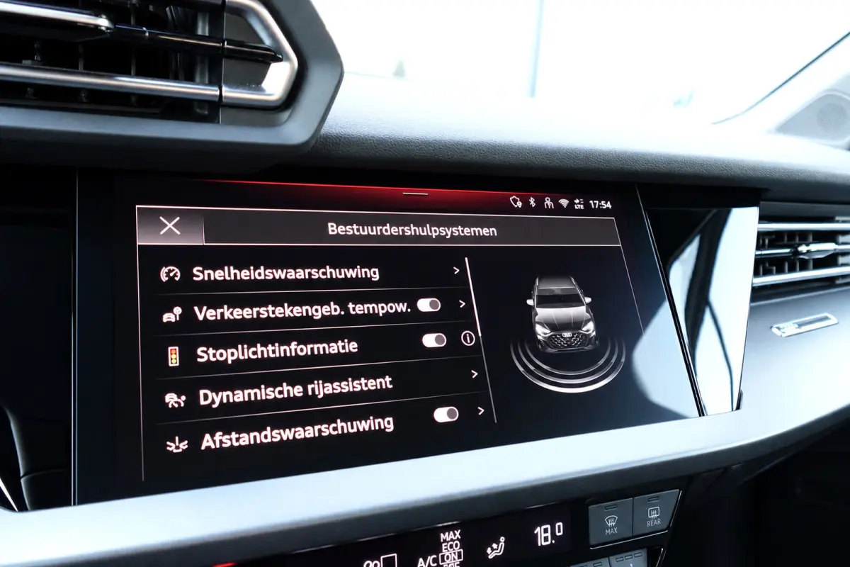 30 TFSI ACC CAM NAV CARPLAY'