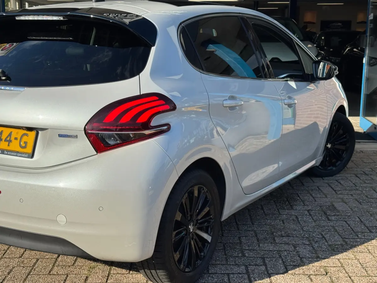 1.2 PureTech Allure 2017 PANO NAVI CLIMA LM NAP!