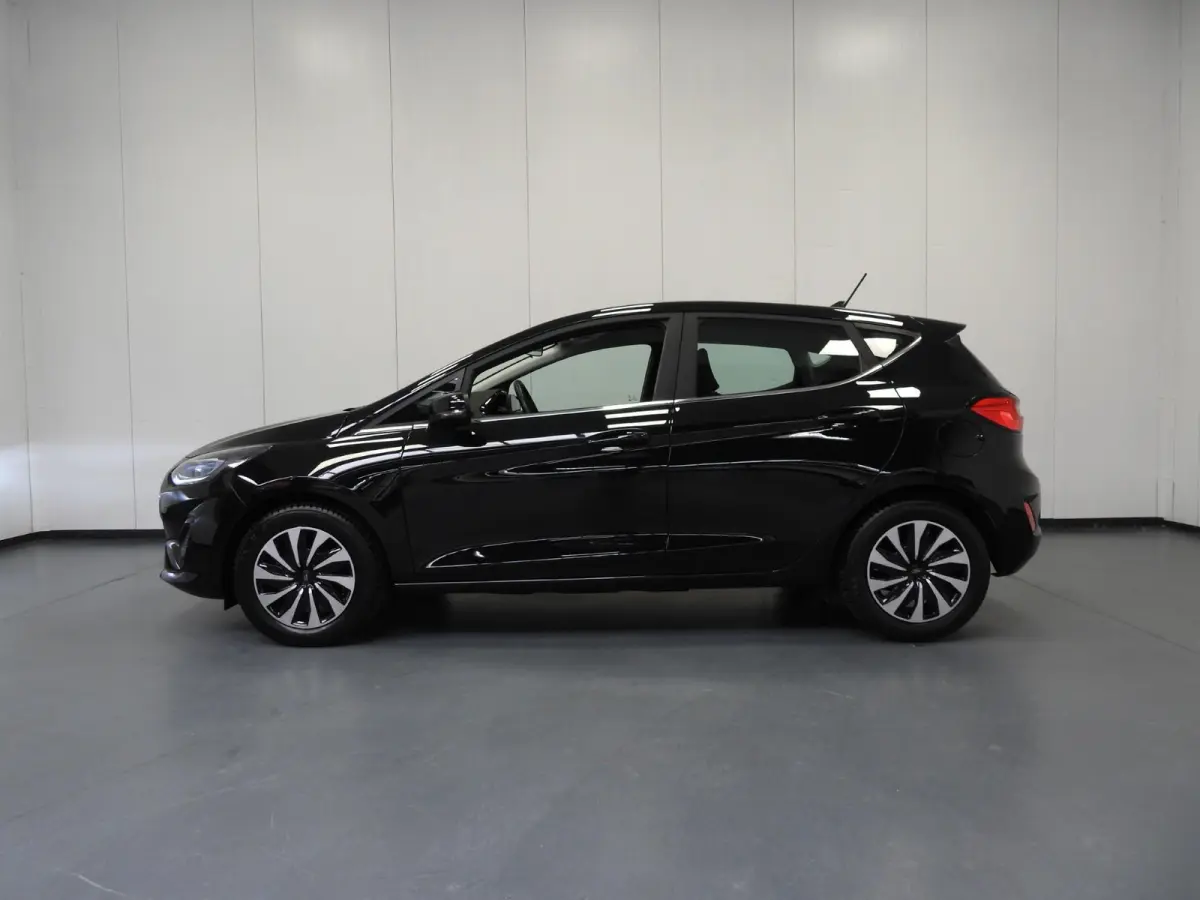 1.0 EcoBoost Hybrid Titanium NAVI/CLIMA/LED/PDC/15"LMV!