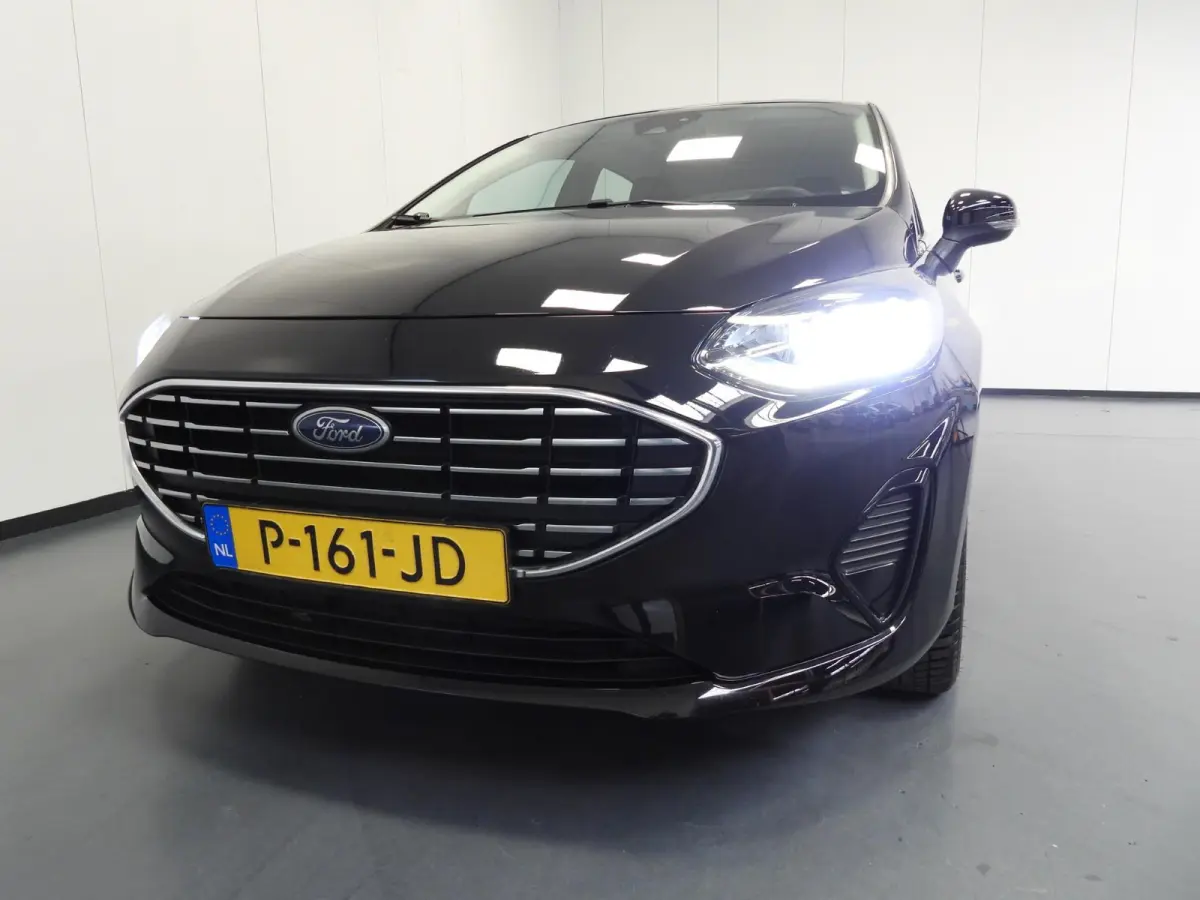 1.0 EcoBoost Hybrid Titanium NAVI/CLIMA/LED/PDC/15"LMV!