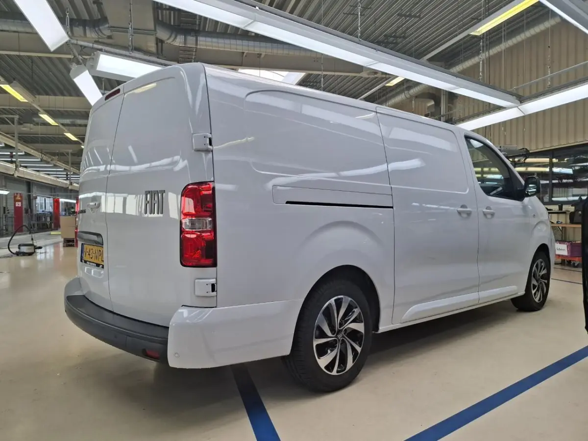 L3 75 kWh | 8 jaar garantie | CAMERA | DRAADLOOS CARPLAY | BETIMMERING | LED | 17" LM VELGEN | COMFORT WAND |
