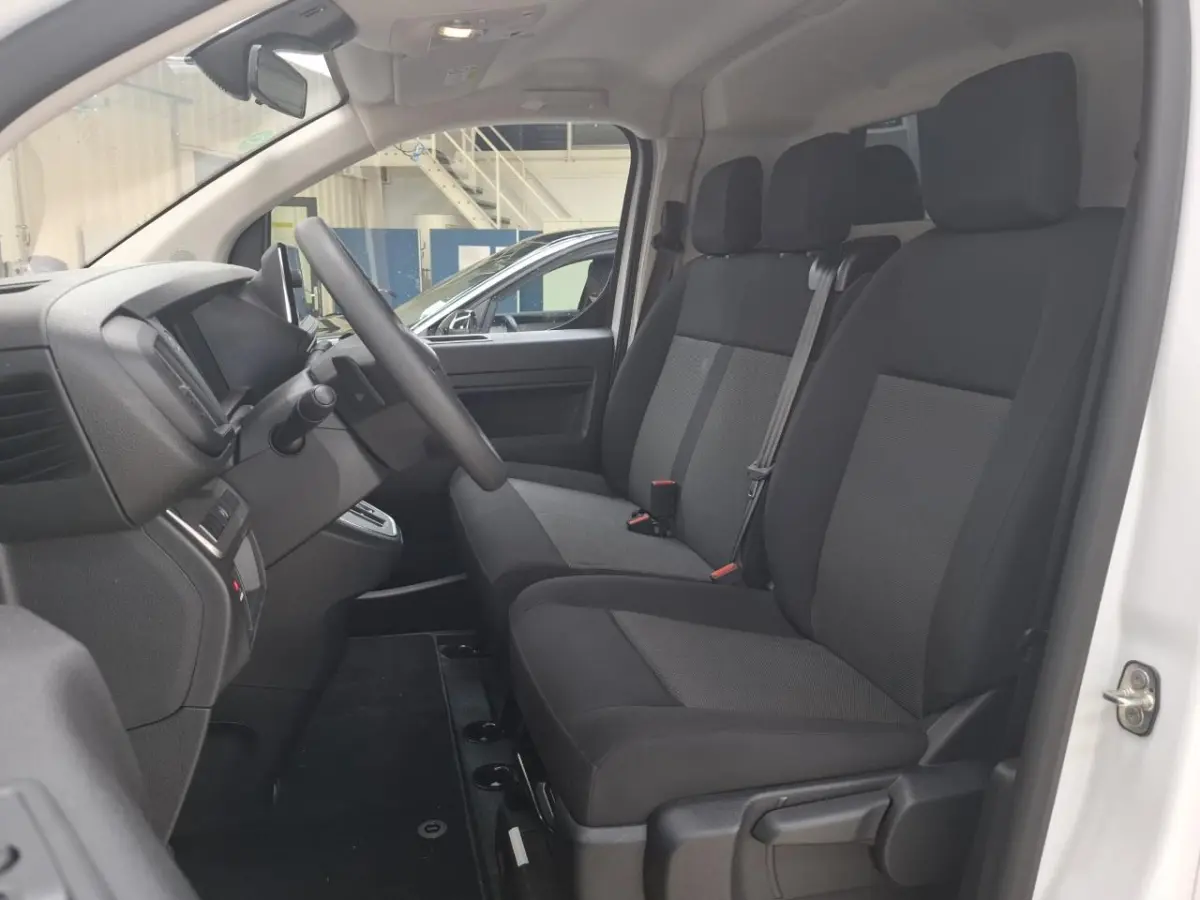 L3 75 kWh | 8 jaar garantie | CAMERA | DRAADLOOS CARPLAY | BETIMMERING | LED | 17" LM VELGEN | COMFORT WAND |
