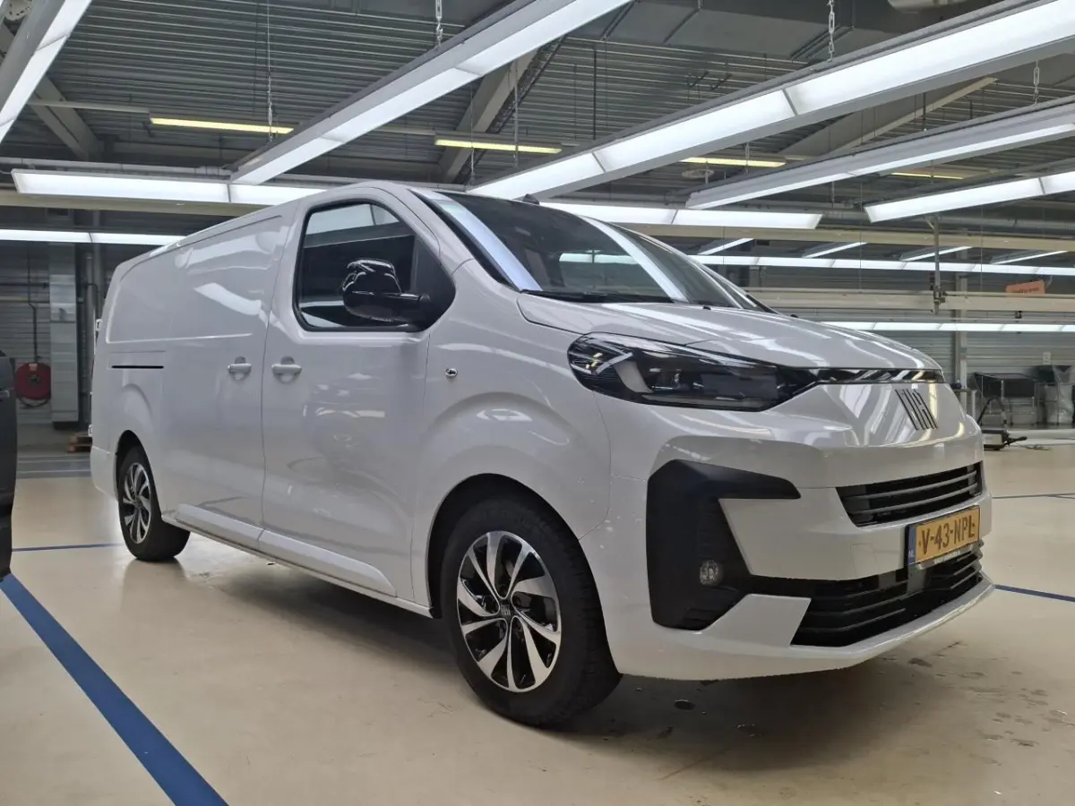 L3 75 kWh | 8 jaar garantie | CAMERA | DRAADLOOS CARPLAY | BETIMMERING | LED | 17" LM VELGEN | COMFORT WAND |