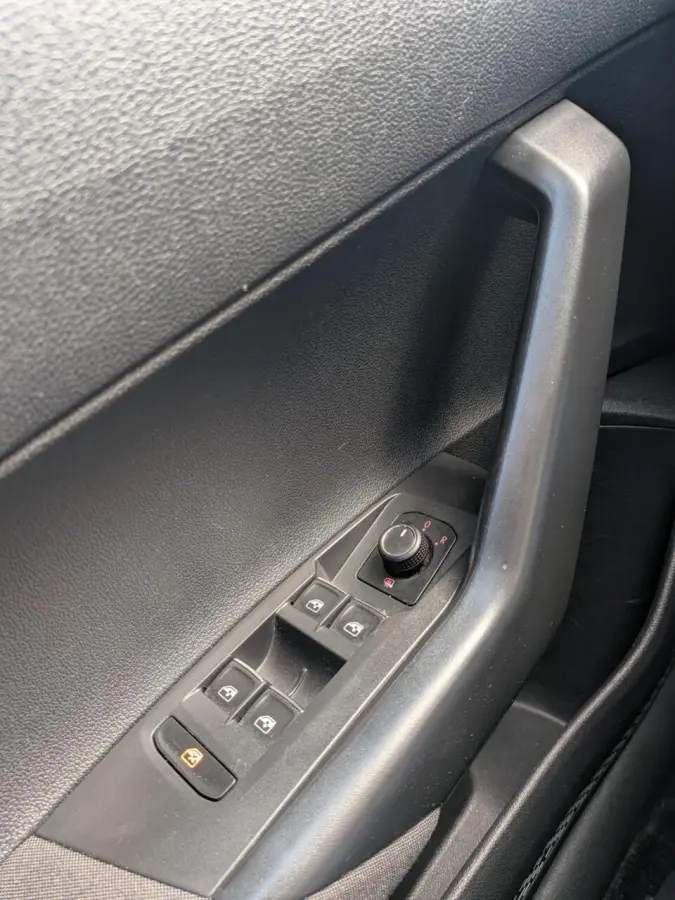 1.0 TSI Highline Business R