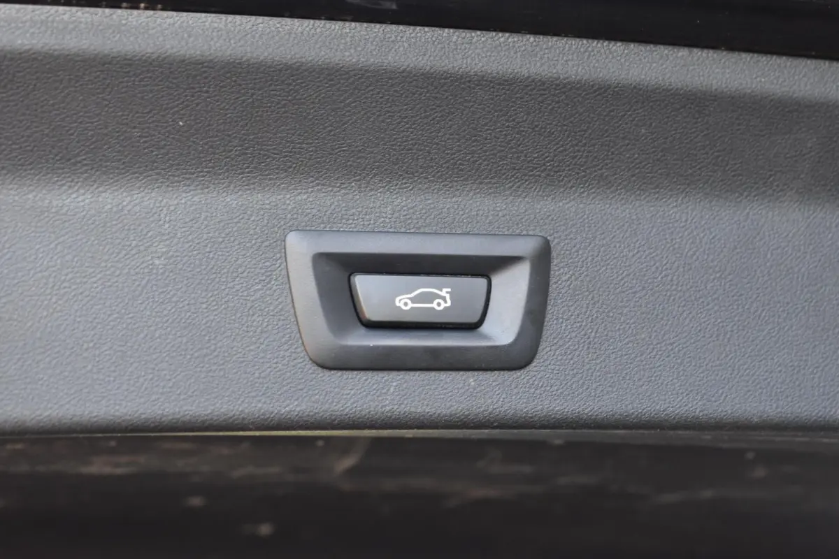 Executive 80 kWh | M Sport | Pano | Leder | 360 Camera |