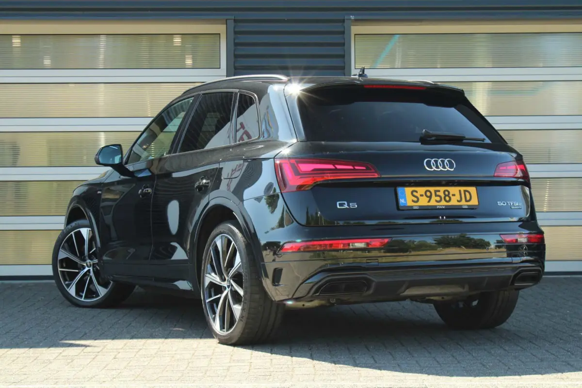 50 TFSIe 299pk quattro S edition | Panoramadak | Trekhaak | Luchtvering | Matrix LED
