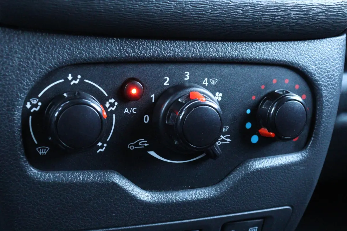 bestel 1.5 dCi l NAVI l IMPERIAAL l AIRCO l TREKHAAK