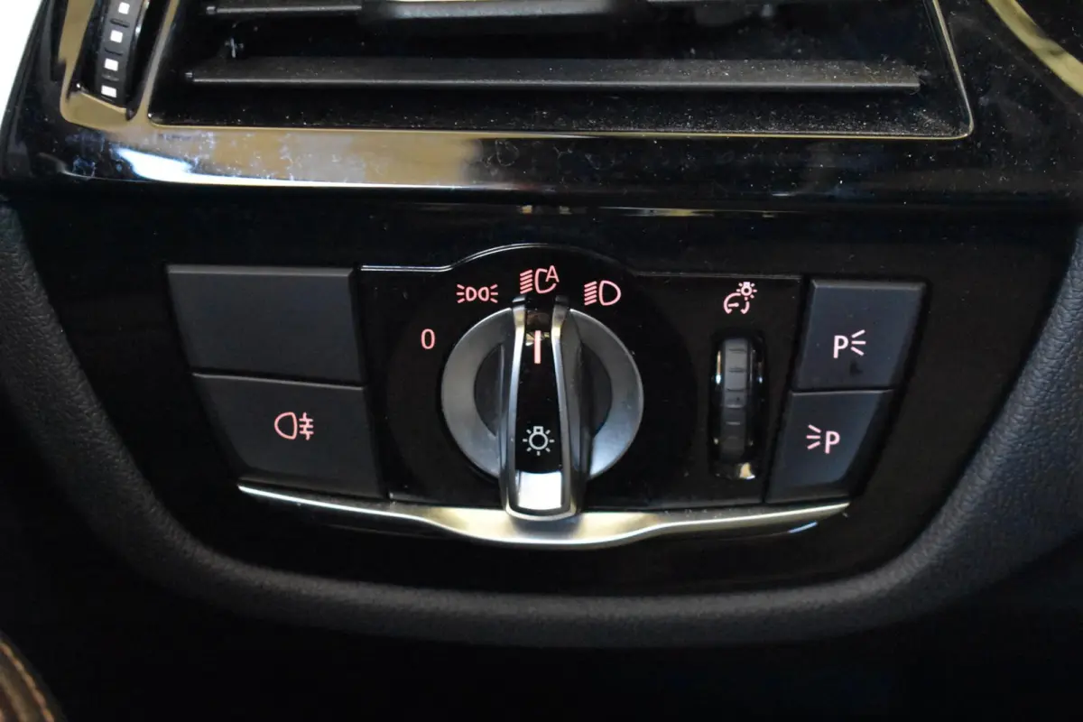 530e Business Edition Plus | Pano | Laser | Leder |
