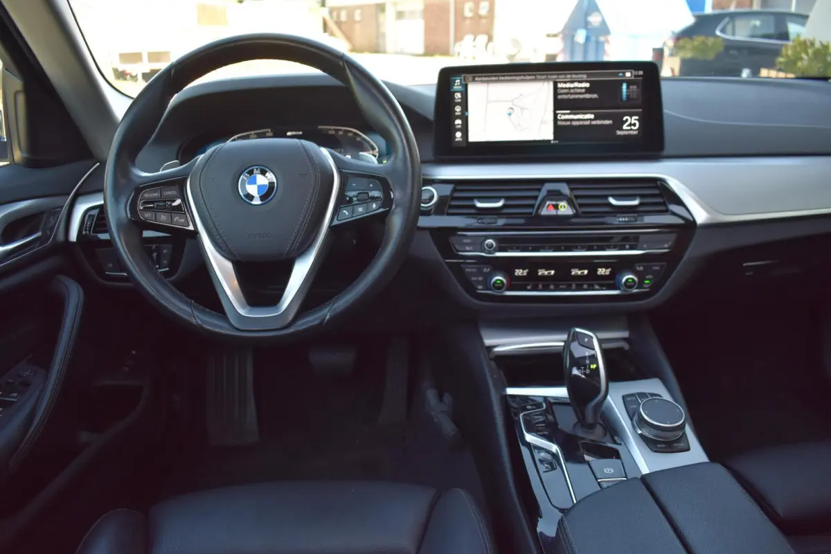 530e Business Edition Plus | Pano | Laser | Leder |