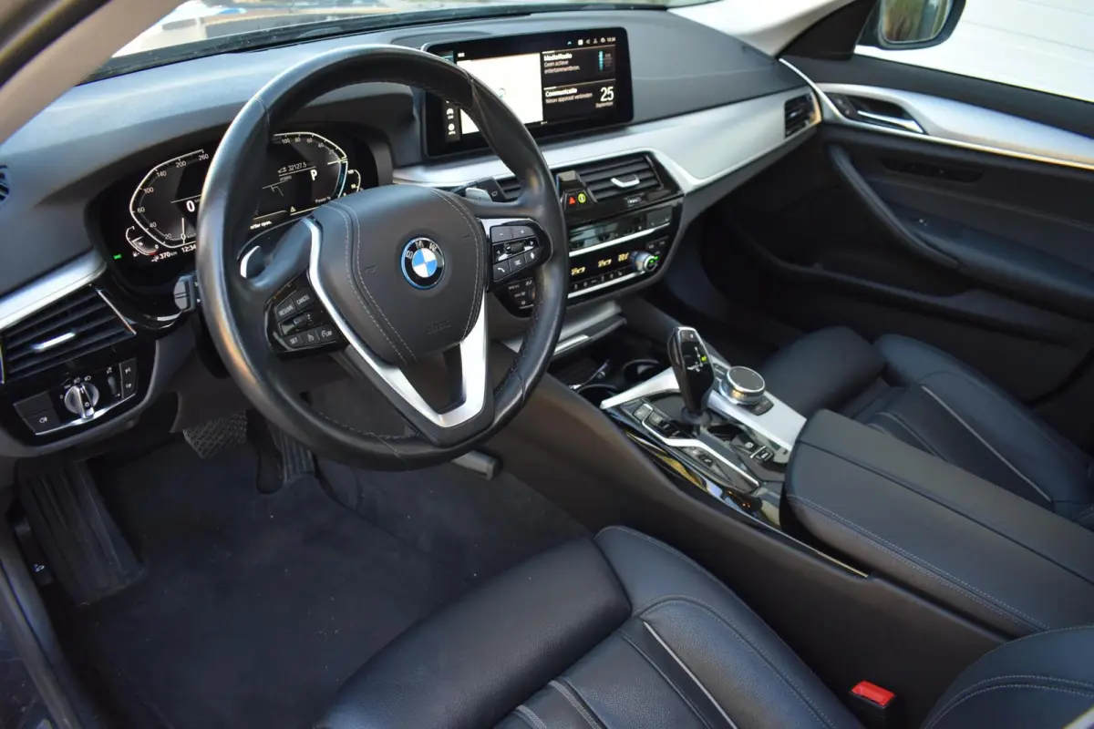530e Business Edition Plus | Pano | Laser | Leder |